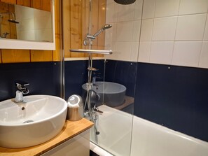 Bathroom - Cozy 2-room cabin for 4 in Arc 1600, close to slopes (Les Arcs 1600)