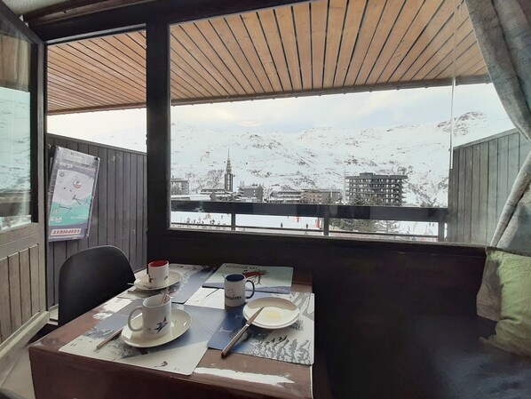 Dining - Renovated studio for 3, south-west balcony, ski-in/ski-out (Les Menuires)