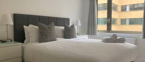 Appartement Familial | Literie hypoallergénique, coffres-forts dans les chambres, bureau