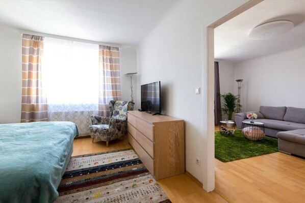 1 bedroom, iron/ironing board, internet