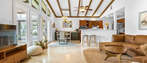 テレビ、書斎 / ワークスペース