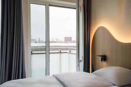 Design Room, Non Smoking, Balcony | Premium bedding, desk, laptop workspace, iron/ironing board