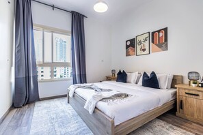 1 bedroom, in-room safe, iron/ironing board, travel cot - Cosy & Spacious 1BR at The Greens/Pool View (Dubai)