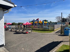 Chalet | Children’s area - 2-bed Seaside Retreat - Sleeps 4 & Parking (Great Yarmouth)