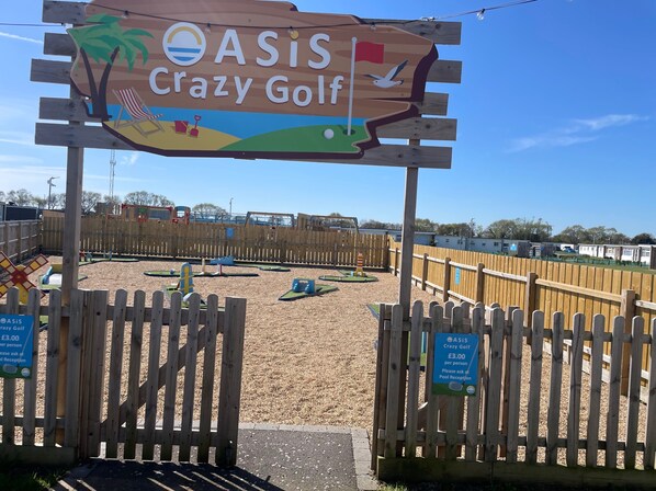 Chalet | Property grounds - 2-bed Seaside Retreat - Sleeps 4 & Parking (Great Yarmouth)