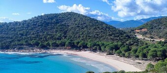 Villa 2 Minutes de la Plage de Cala Rossa Avec Piscine