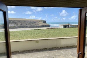 Interior - Breathtaking Sea Views, Two minutes walk to Beach - Mawgan Porth, Cornwall (Mawgan Porth)