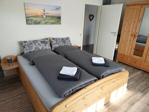 2 Schlafzimmer, kostenloses WLAN, Bettwäsche, Rollstuhlgeeignet