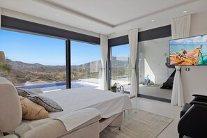 3 makuuhuonetta, työpöytä, silitysrauta/-lauta, Wi-Fi