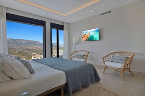 3 soverom, skrivebord, strykejern/-brett og wi-fi