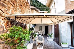 1 chambre, coffres-forts dans les chambres, bureau