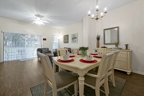 Dining - Emerald Island Resort Oasis: Your Perfect Getaway Near Disney (Kissimmee)