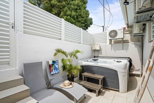 Villa Perle D'or - Three Bedroom Villa, Sleeps 6