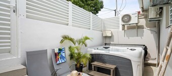 Villa Perle D'or - Three Bedroom Villa, Sleeps 6