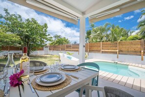Outdoor dining - Bel'Amandier - Three Bedroom Villa, Sleeps 6 (Sainte-Luce)