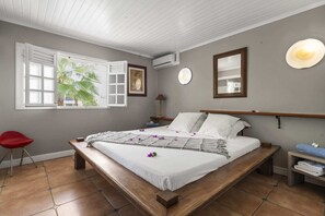 5 bedrooms, iron/ironing board, free WiFi, bed sheets - Villa Neivy - Five Bedroom Villa, Sleeps 10 (Le Diamant)