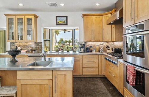 Luxury Palm Estate – Desert Contemporary Gem with Saltwater Pool, Spa & Mountain Views