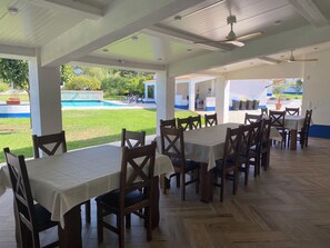 Outdoor dining