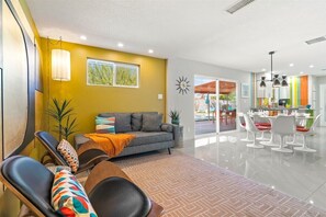 Smart TV - Cosmic Sun Retreat - Private Oasis: Pool, Spa & Fire Pit in the Historic Racquet Club Neighborhood (Palm Springs)