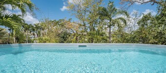 Villa Serenity - Four Bedroom Villa, Sleeps 9