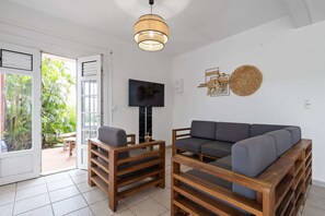TV - Villa Gecko - Two Bedroom Villa, Sleeps 4 (Le Robert)