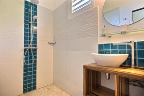 Hair dryer, towels