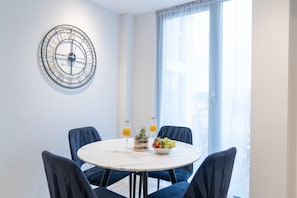 Apartment | Dining - Apex Lofts Suite - 2 bed 2 Bath w/ Rooftop Terrace (Birmingham)