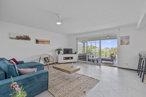 TV - Appartement Tropical Sunset (Les Trois-Îlets)