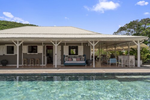 Villa Little Neivy - Four Bedroom Villa, Sleeps 8