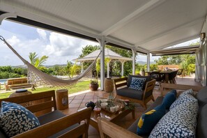 Outdoor dining - Villa Oney - Three Bedroom Villa, Sleeps 6 (Le Vauclin)