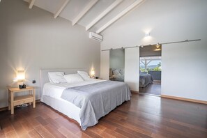 3 chambres, fer et planche à repasser, Wi-Fi gratuit, draps fournis