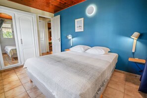 3 bedrooms, iron/ironing board, free WiFi, bed sheets