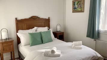 3 bedrooms, iron/ironing board, free WiFi