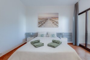 Strykejern/-brett, wi-fi (inkludert) og sengetøy