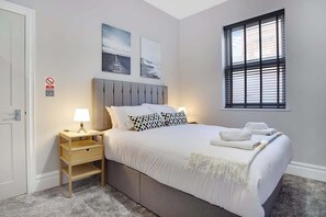 1 bedroom, internet, bed sheets