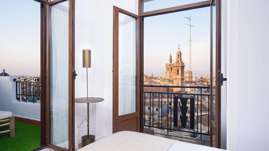 Valencia Luxury - Boutique Market