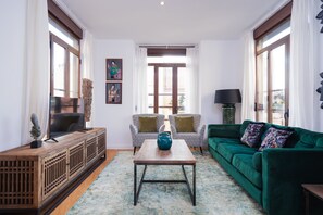 Superior Apartment | Living area | Flat-screen TV - Valencia Luxury - Boutique Market (Valencia)