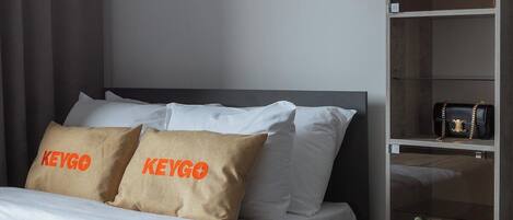 1 bedroom, desk, iron/ironing board, WiFi