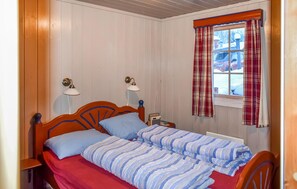 3 bedrooms, travel crib, free WiFi