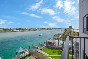 Property grounds - Wind Drift Orange Beach - Bay Views - Boat Slips - 3BR Dual-Waterfront Sleeps 11 (Orange Beach)