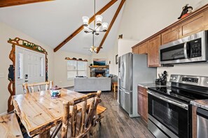Interior - The Wandering Bear Cub: Cozy 2BR! 5 Mins to Gatlinburg* Hot Tub + Fireplace (Gatlinburg)