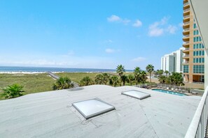 Terrace/patio - Tidewater 102- Orange Beach - 2bd/2bath - Beachfront (Orange Beach)