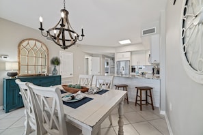 Dining - Tidewater 102- Orange Beach - 2bd/2bath - Beachfront (Orange Beach)