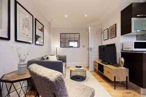 Exterior - The London Cradle - Spacious 1bdr Flat (London)