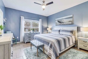 3 bedrooms, iron/ironing board, internet, bed sheets - Made in the Shade (Rockport)