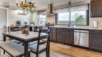 House (2 Bedrooms) | Interior