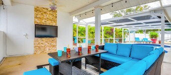 6 Mi to Beach: Bradenton Home w/ Private Pool