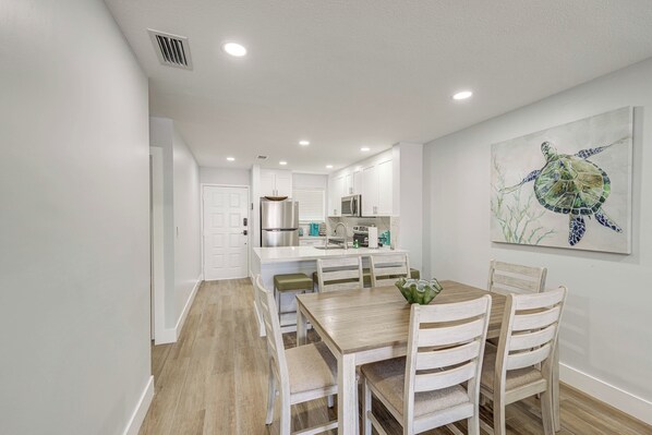 Apartment (2 Bedrooms) | Interior - Laptop-friendly Key Largo Condo w/ Pool View! (Key Largo)