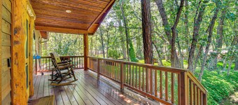 สกี, เดินเขา & ผ่อนคลาย ข้างกองไฟ! ไพน์ท็อป แฟมิลี่ รีทรีต  