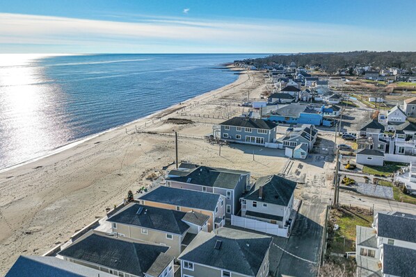 Interior - Charming Old Lyme Cottage, Steps to Private Beach! (Old Lyme)